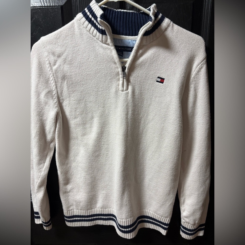 Tommy Hilfiger Women’s Cream Zip-Up Sweater
